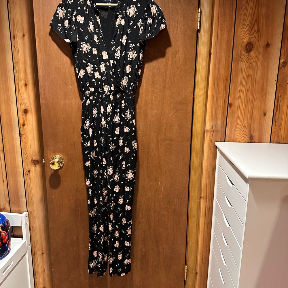 Black and White Flutter Sleeve V-Neck Romper